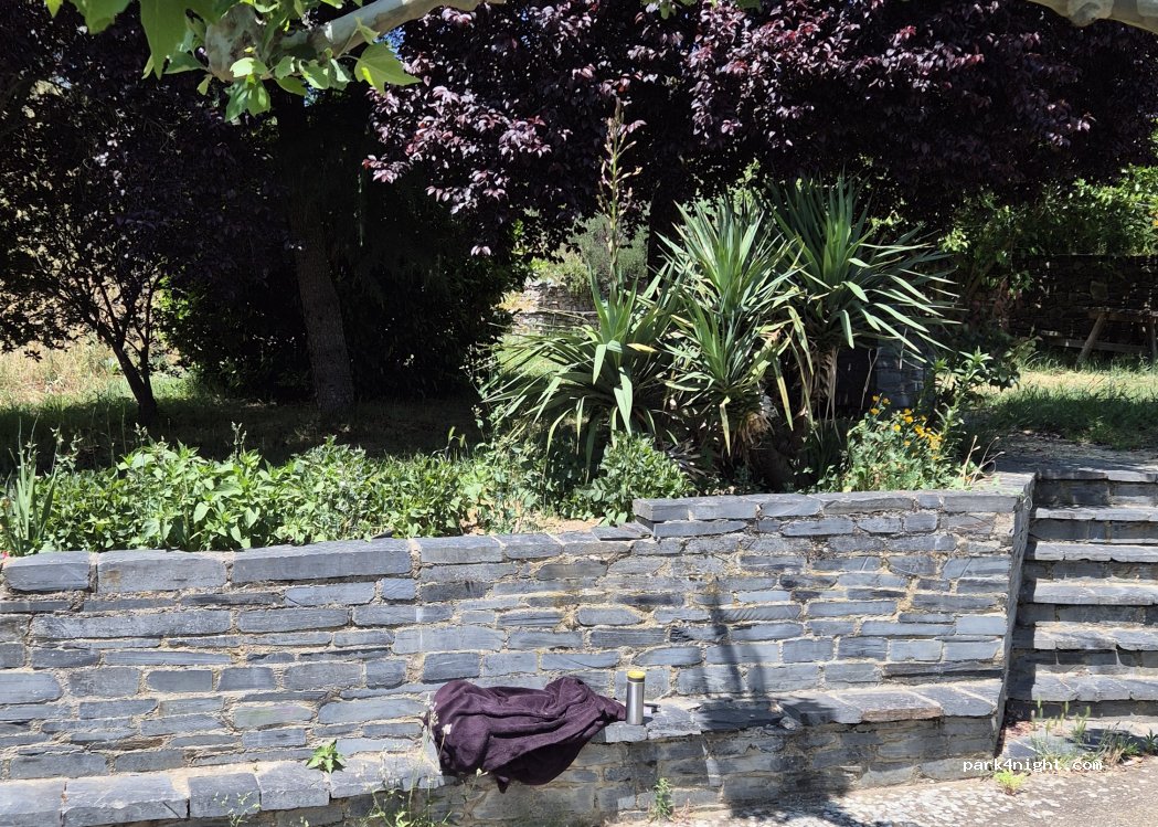 Bercianos de Aliste, 84 Calle Arroyo - photo 1