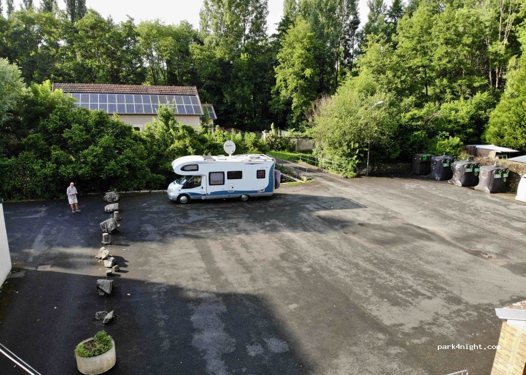 Saint-Amand-en-Puisaye - 11 Avenue de la Gare photo 2