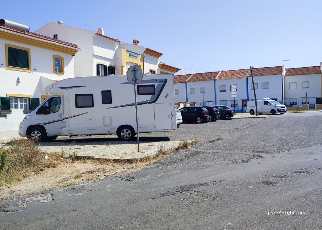 Sines, 1 Rua Júlio Gomes da Silva - photo 1