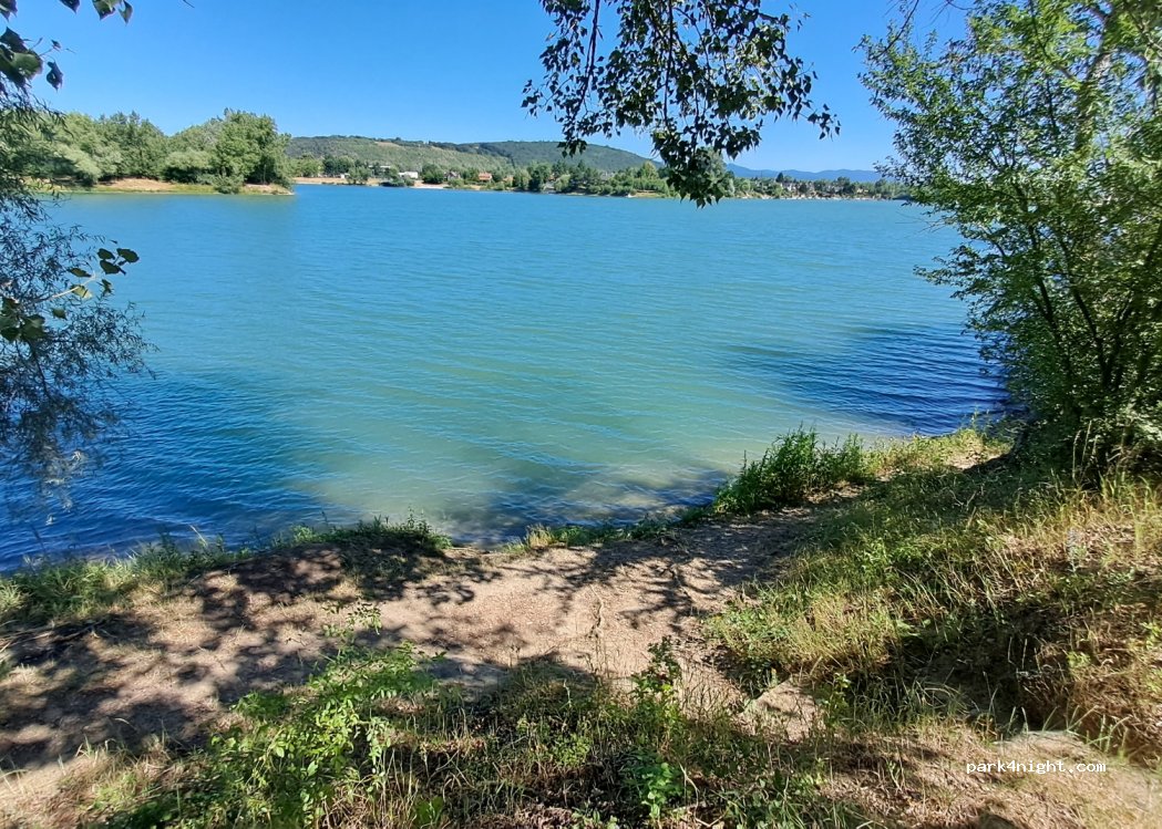 (916 38) Beckov - Unnamed Road photo 4