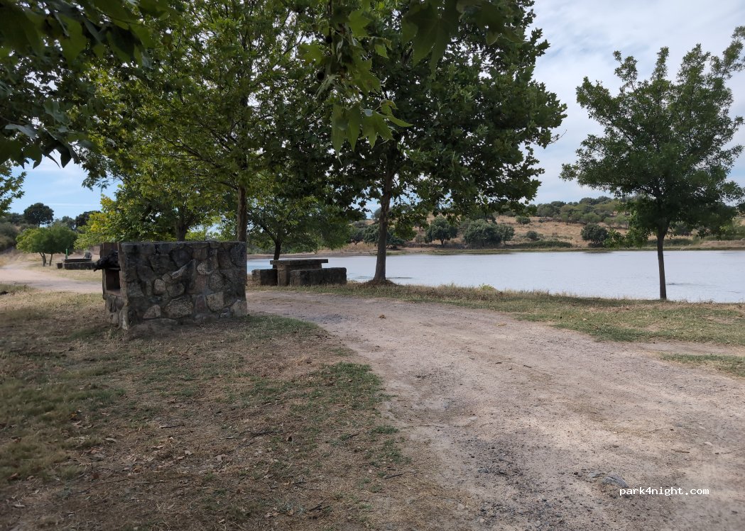 Zarza la Mayor, - photo 1