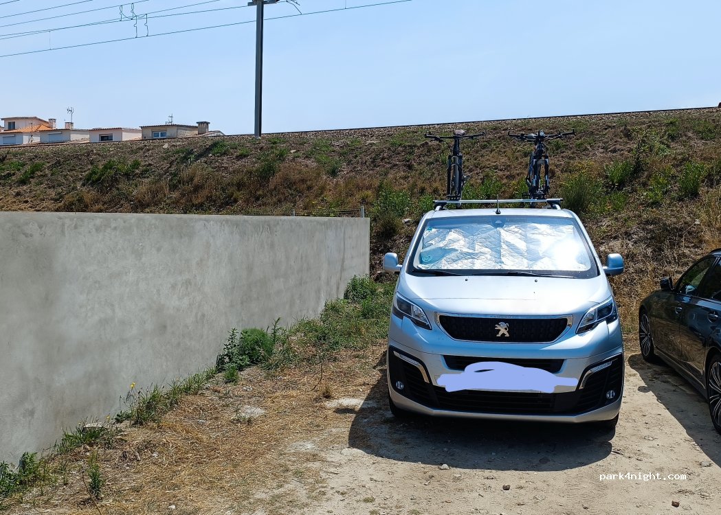 Moledo, 738 Avenida Santana - photo 1