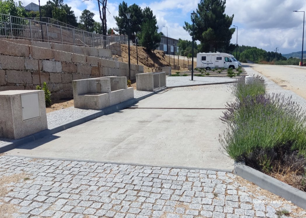 Area de Serviço para Autocaravanas Rua do Corgo thumbnail 3