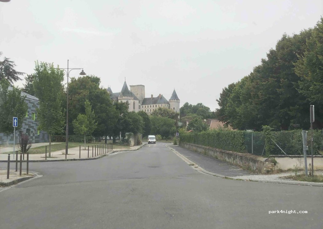 La Rochefoucauld-en-Angoumois - 2 Faubourg la Souché