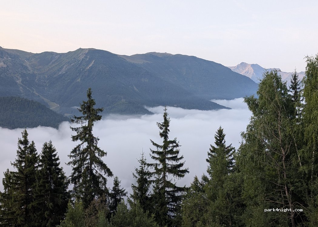 Vaujany - Route du Bessey photo 5