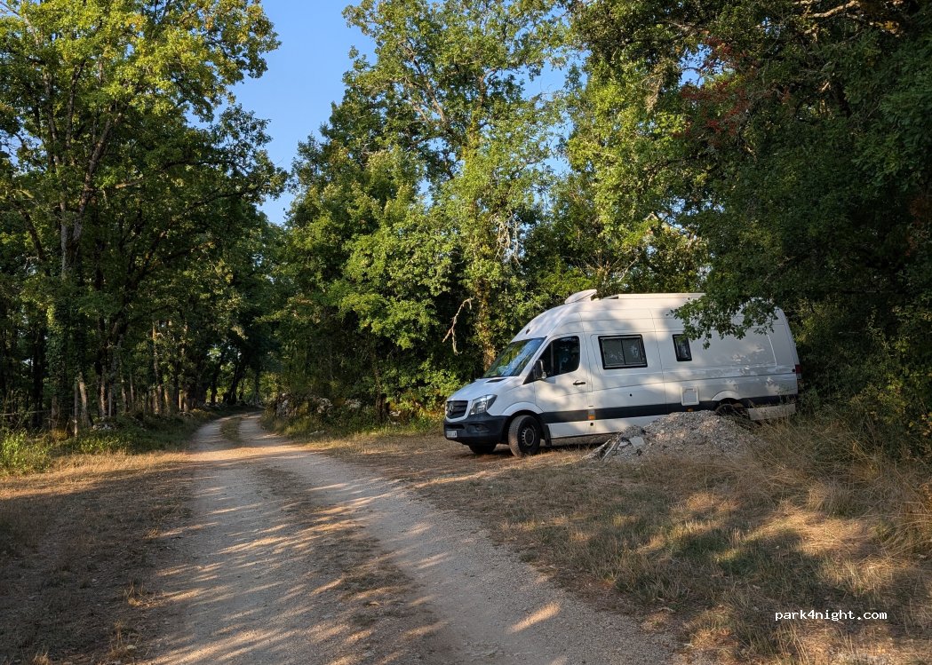 Montfaucon - Unnamed Road photo 5
