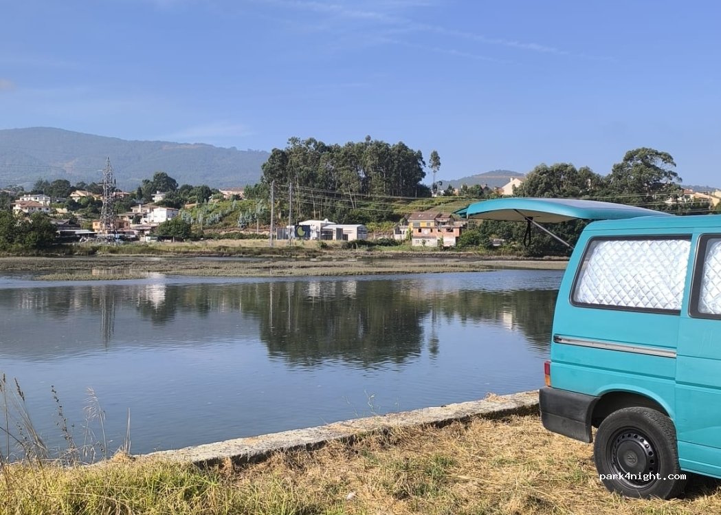 Nigrán,Avenida de Portugal thumbnail 2