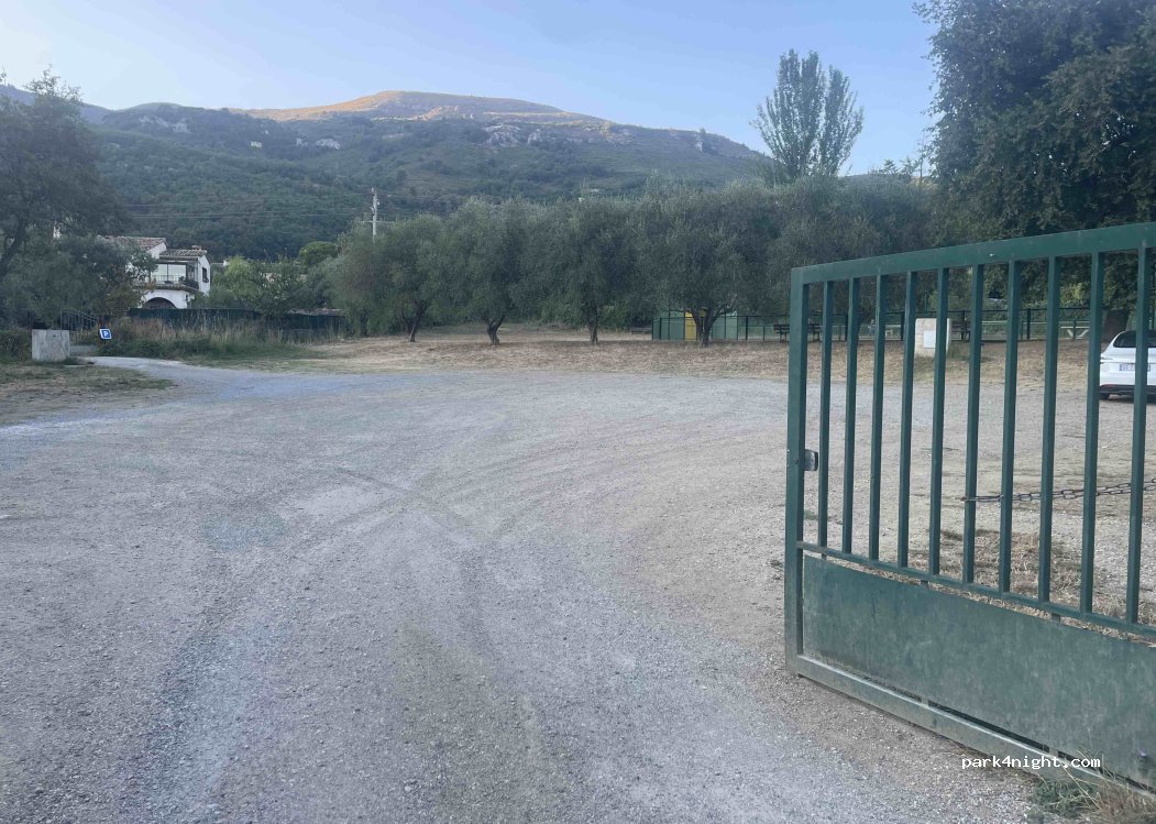park4night - (06140) Tourrettes-sur-Loup - Route de la Madeleine