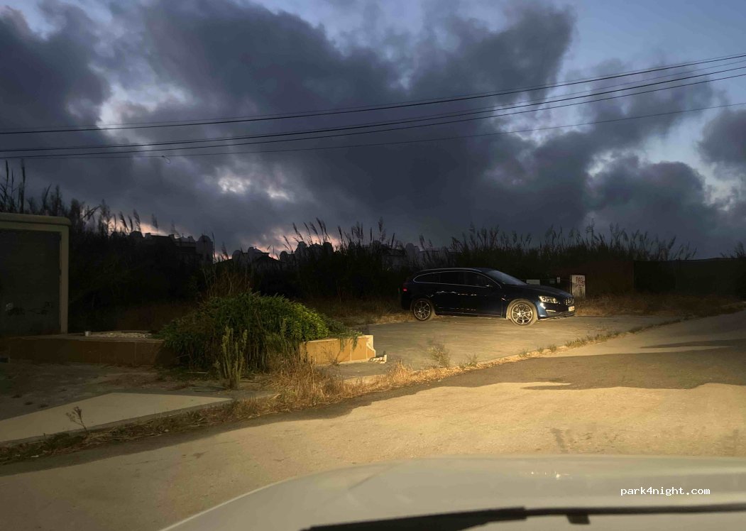 Ferrel,13 Travessa das Pedras Muitas - photo 1