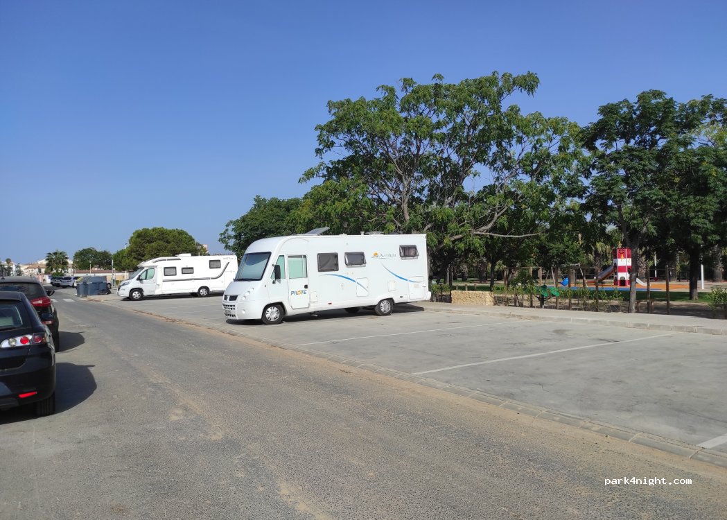 Lepe, 33 Calle Aguadulce thumbnail 3