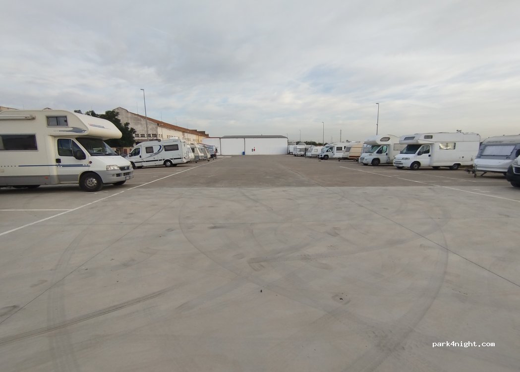 Badajoz, 52 Carretera Madrid thumbnail 2