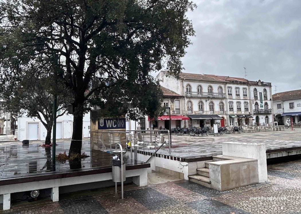 Praça Mouzinho de Albuquerque, Batalha thumbnail 2