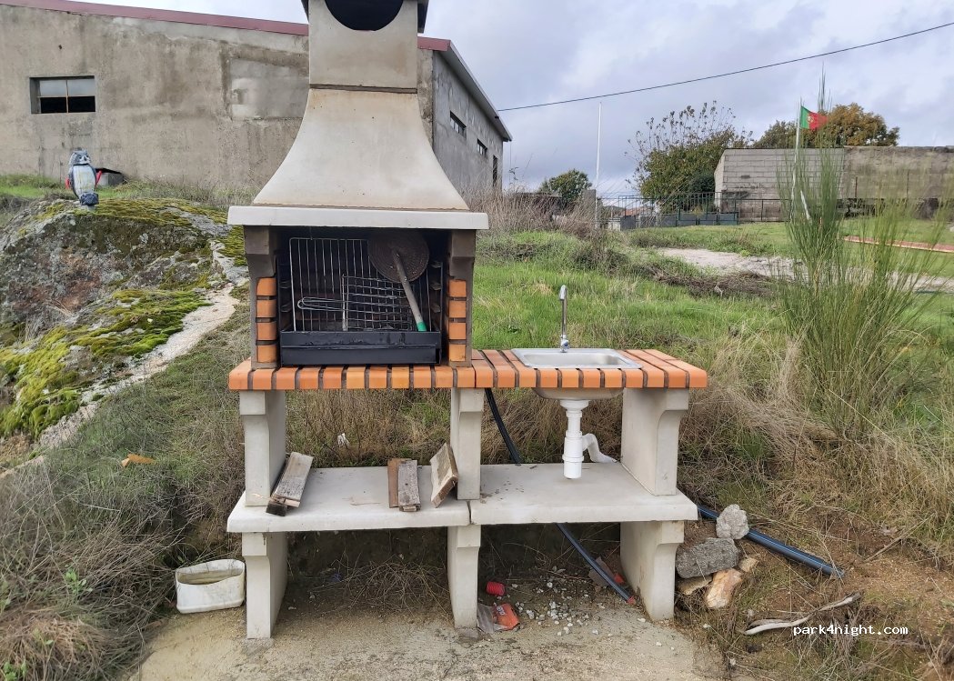 Parque de Autocaravanas Ouro park thumbnail 5