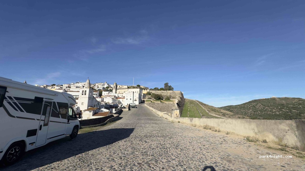 Rua Muralha dos Terceiros, Caia, São Pedro e Alcáçova thumbnail 4