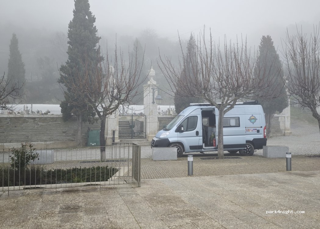 Casal de Loivos,R. da Fonte Santa thumbnail 4