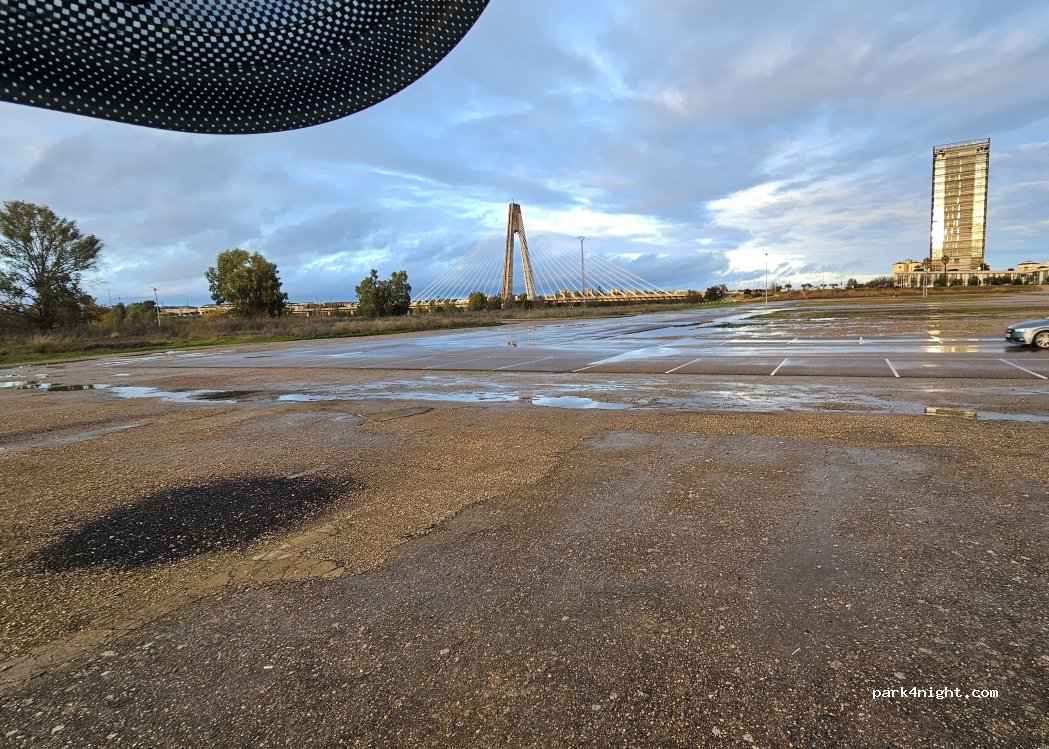 Badajoz, 8 Calle Emigrante Pacense thumbnail 2