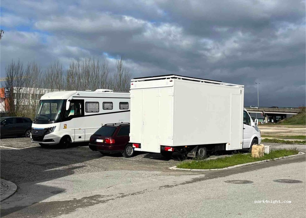 Nossa Senhora do Pópulo, Coto e São Gr,R. do Centro de Saude - photo 1