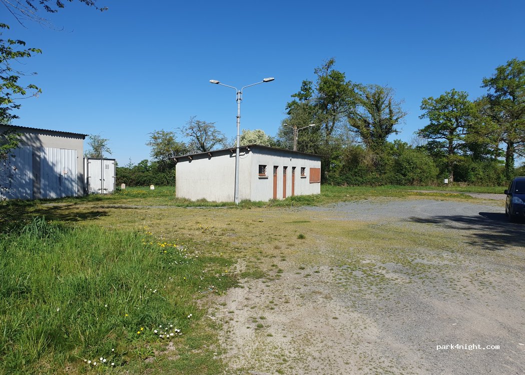 park4night - (86390) Lathus-Saint-Rémy - D 10