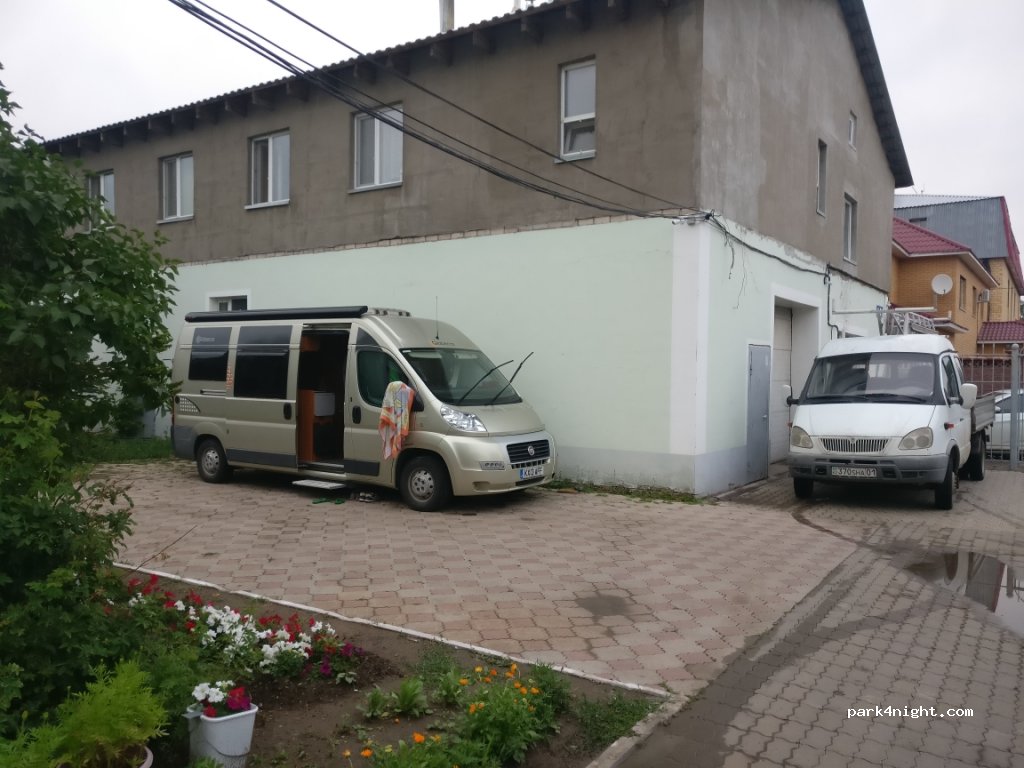 (020000) Nomad 4x4 Inn.