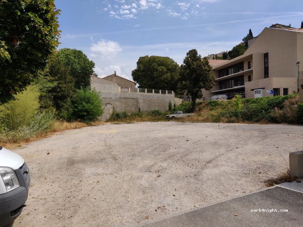 Aire De Camping Car Vaison La Romaine Parking jour et nuit, Vaison-la-Romaine, 6398F Quai de Verdun, Vaucluse,  France
