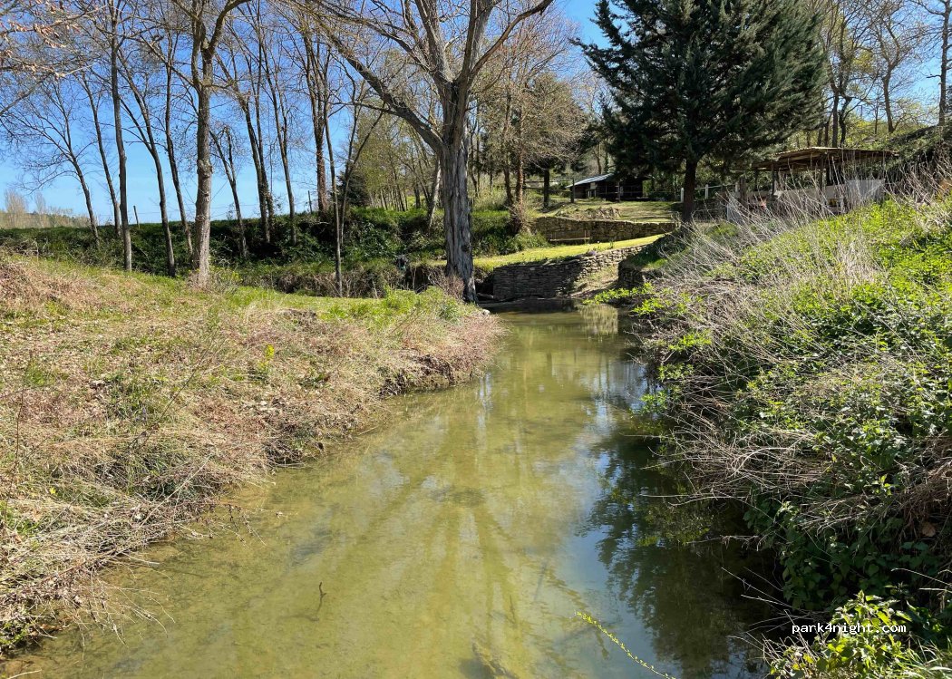 Aire CC privée, BelvèzeduRazès,Les arpents verts km14 Voie verte L
