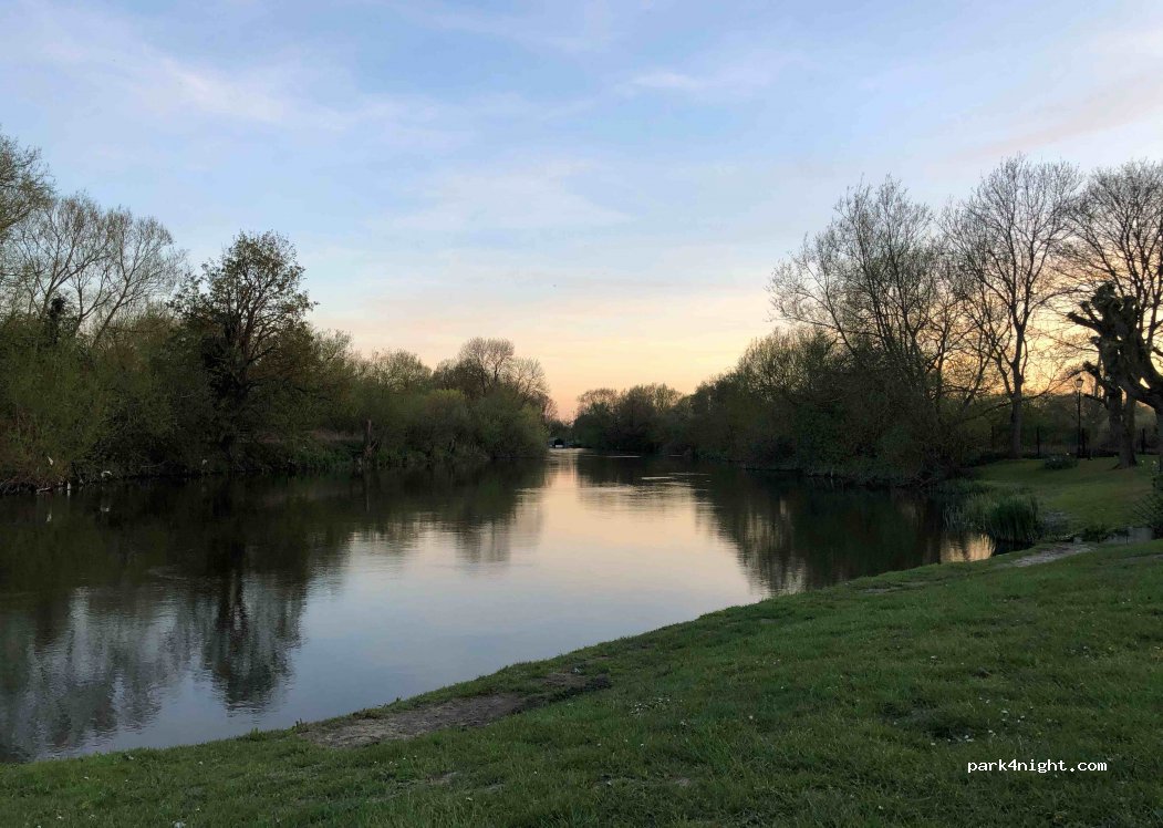 Parking jour et nuit, Sonning Eye, 2 Mill Farm Cottages, Oxfordshire