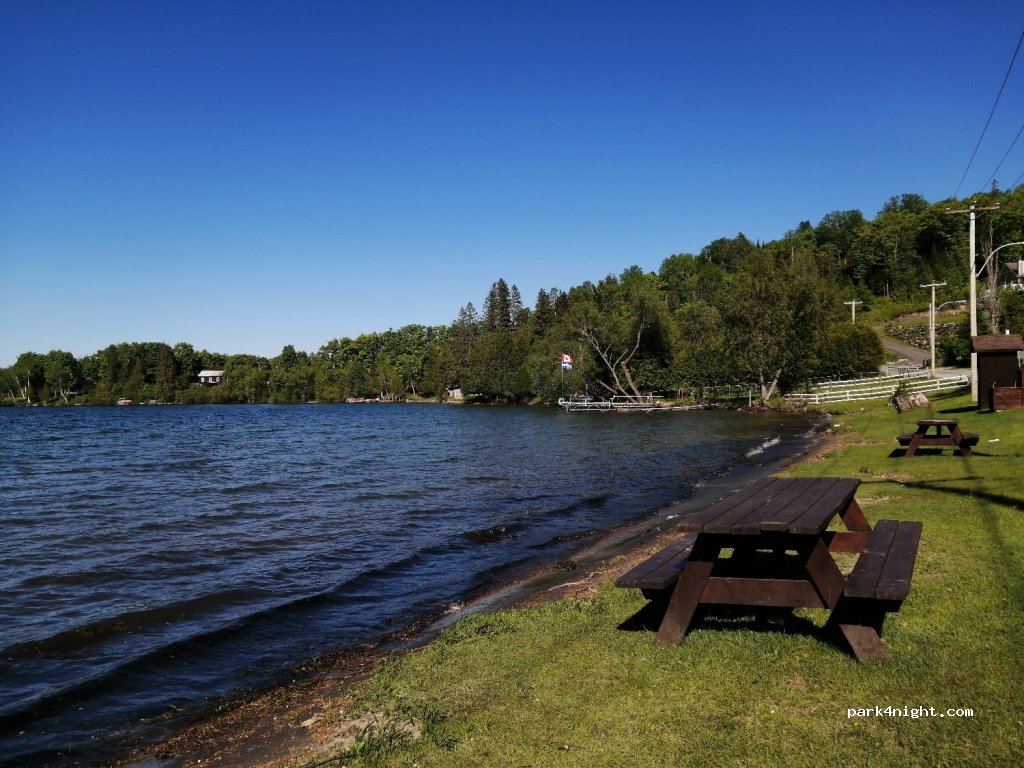 Zona de picnic, Blue Sea, 1 Rue Principale, La ValléedelaGatineau