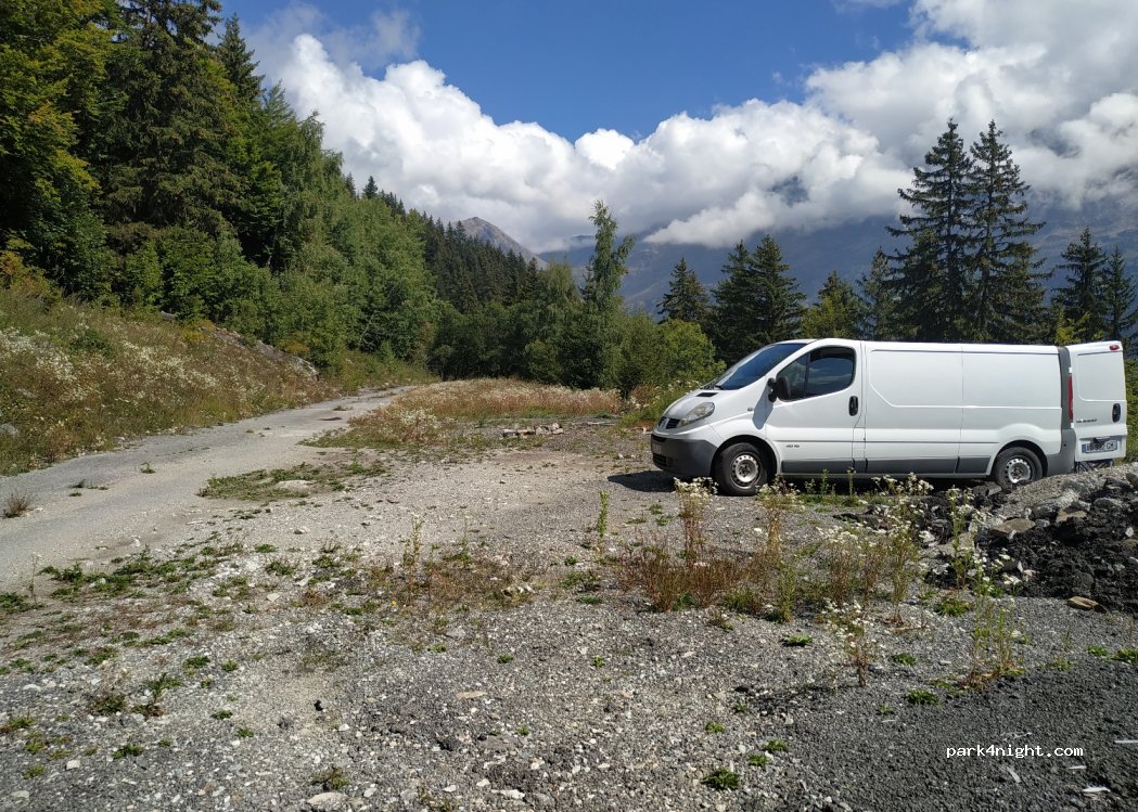 Vaujany - Route du Bessey photo 4