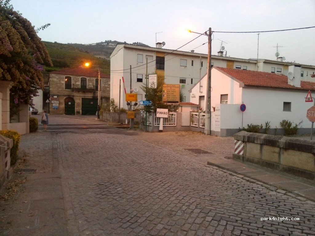 Pinhão,  EM590 thumbnail 2