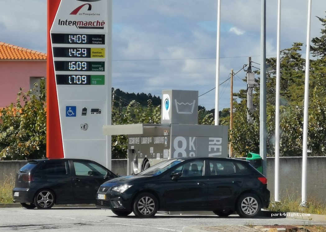 Figueira de Castelo Rodrigo, 195 Avenida Vinte Cinco de Abril thumbnail 2