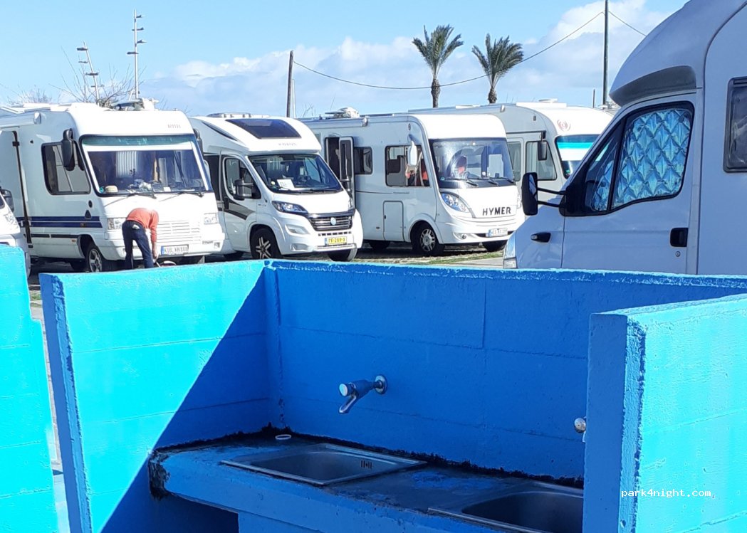 Parking Castilla. Caravan Parking in Elche, Alicante. Parking 24 hours