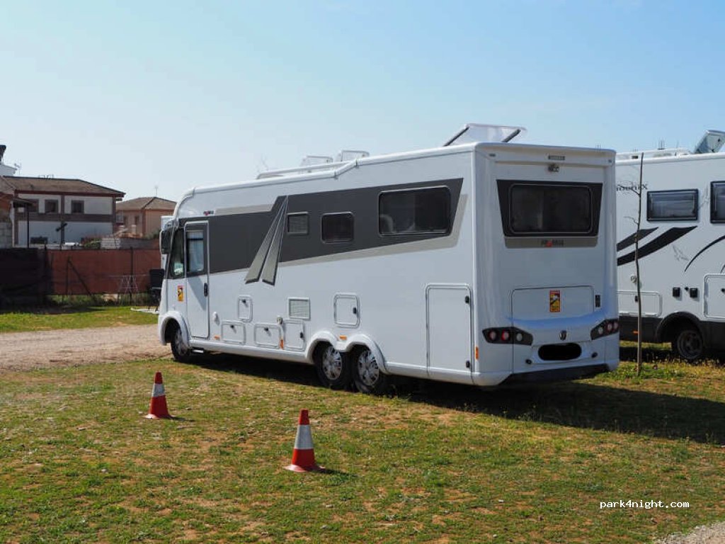 Parking Caravanas Pascual - Camping Empordà